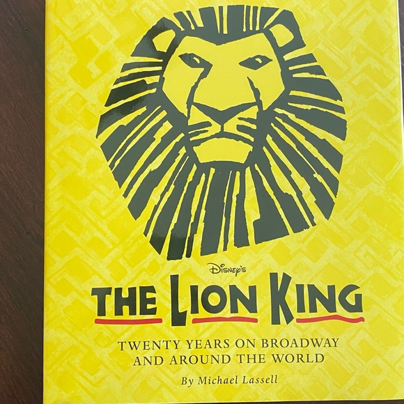 DISNEY LION🦁KING TWENTY YEARS ON BROADWAY AND AROUND THE WORLD HARDCOVER BOOK - Picture 12 of 12